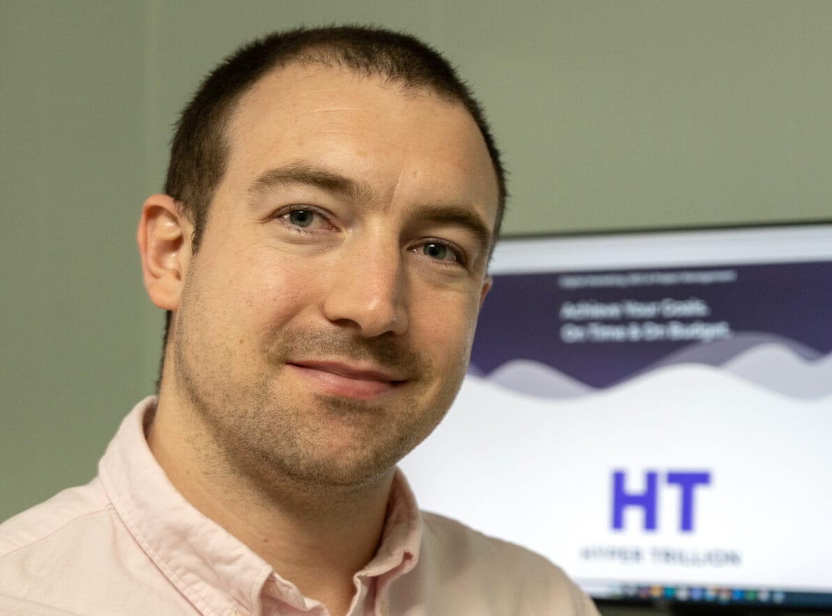 Headshot photo of Erik